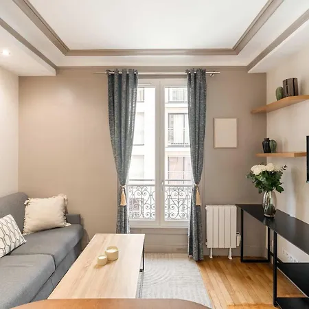 Eiffel Tower Apartment