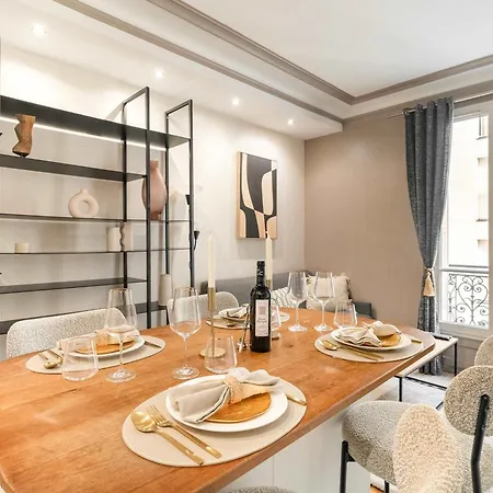 Apartment Eiffel Tower