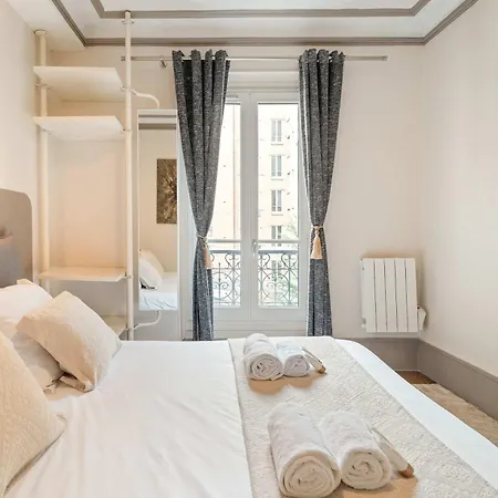 Apartment Eiffel Tower