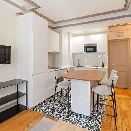 Apartment Eiffel Tower *