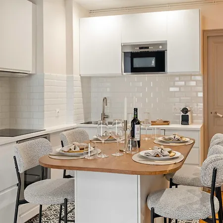 Eiffel Tower * Paris